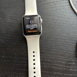 Apple White Smartwatch series 3